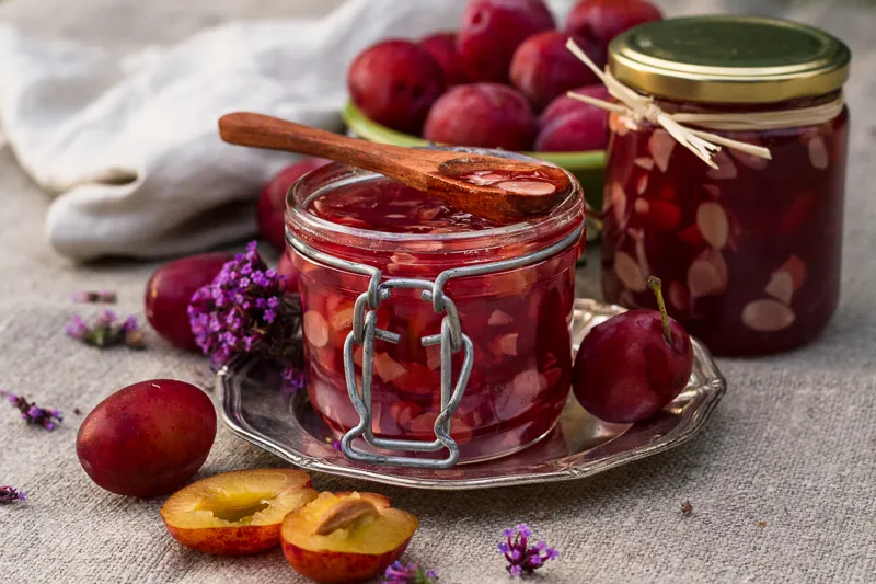 Plommonmarmelad med syltsocker
